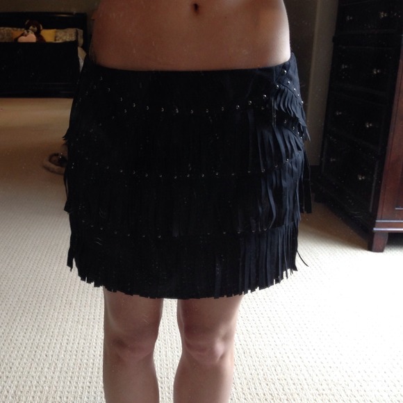 *SOLD* Low waist fringe skirt - Picture 3 of 3