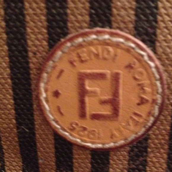 💯Vintage fendi cross body - Picture 2 of 3