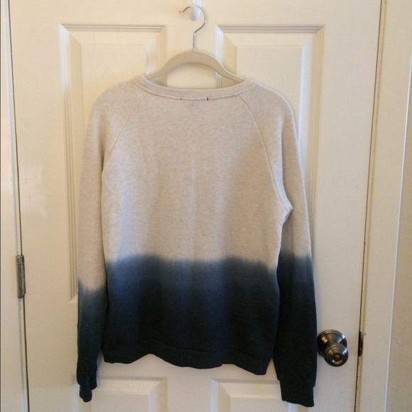 🚫SOLD🚫 Ombré cross studded pullover! NEW - Picture 4 of 4