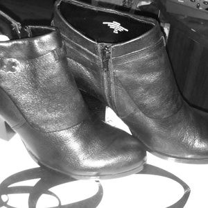 Black ankle boots  no trades