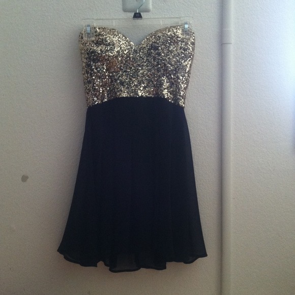 Black and Gold Sequined Formal Dress