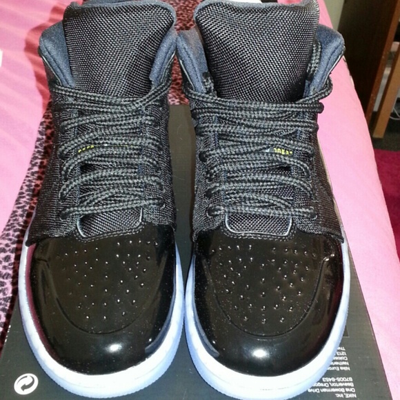 Shoes - Air jordan 1 retro 95