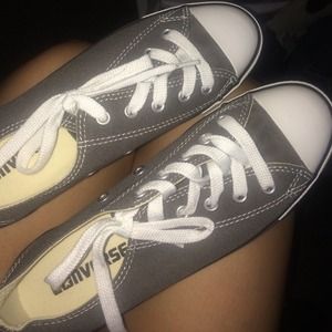 CONVERSE size 6 (woman)