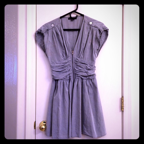 ❌❌SOLD❌❌ Tight waistband dress, form flattering! - Picture 1 of 3
