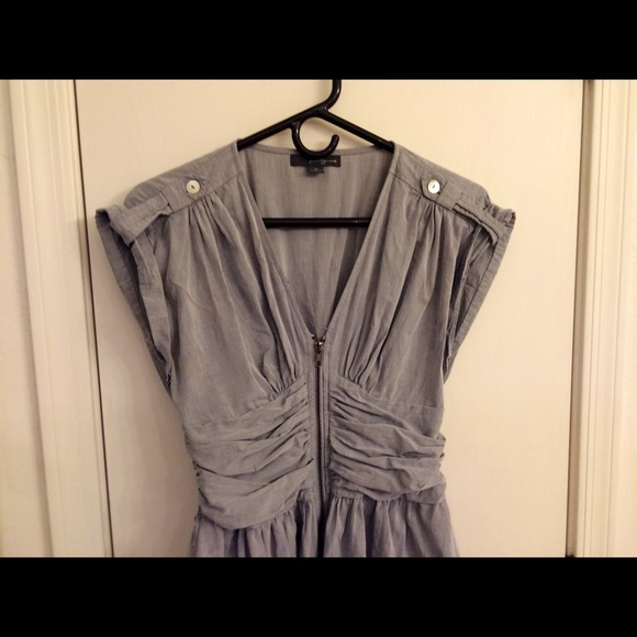 ❌❌SOLD❌❌ Tight waistband dress, form flattering! - Picture 2 of 3