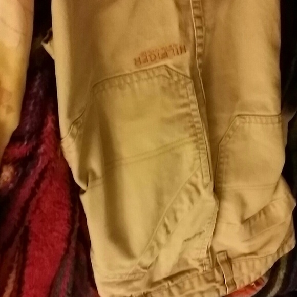 Khaki shorts - Picture 3 of 4