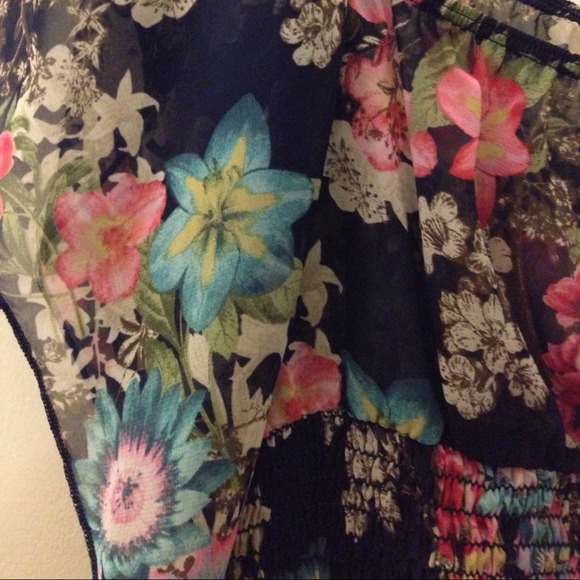 NWOT Crop sheer floral assymmetrical top - Picture 2 of 3