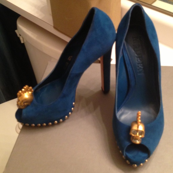 BLUE SUEDE ALEXANDER MC QUEEN PUMPS - Picture 3 of 3