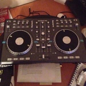 Numark Mix track pro mixer Mint condition