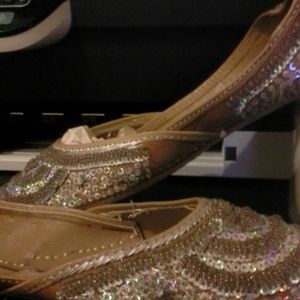 Beautiful rare vintage flats /fits a size 9-91/2