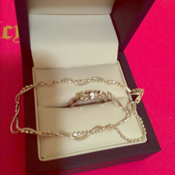 Weeding band 3 diamondsWhite gold. Free bracelet!!