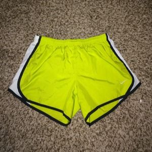 Girls Nike Tempo Shorts