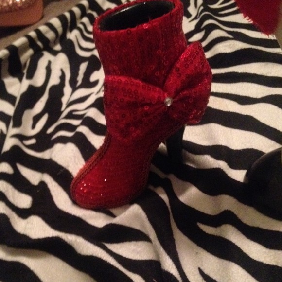 Cute red jewelry holder! - Picture 2 of 2