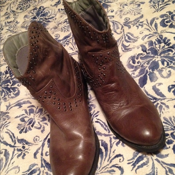 Kenneth Cole Reaction Authentic Leather Boots 🌵