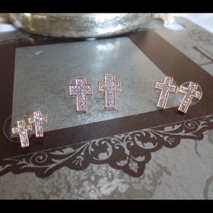 💟💫Gold Cross Studs