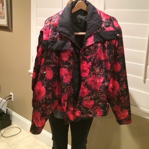 Beautiful vintage ski jacket