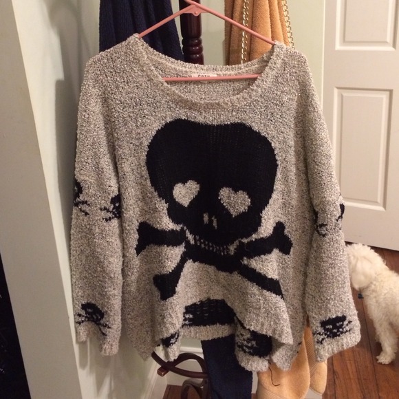 Skull sweater