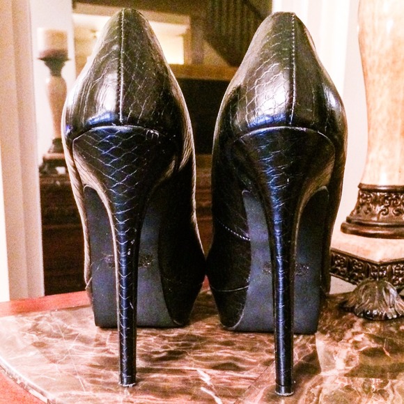 Leather python  pumps - Picture 3 of 4