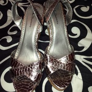 🎉🎉SALE🎉🎉CL by Laundry wedges