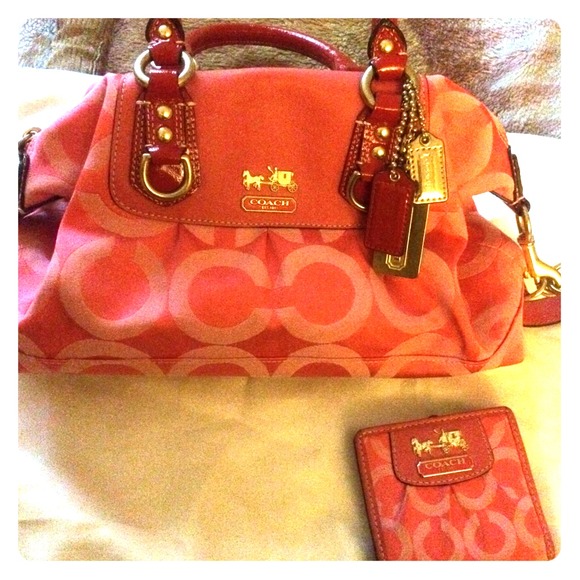 🚫Sold🚫Coach Peach Satchel - Picture 1 of 1