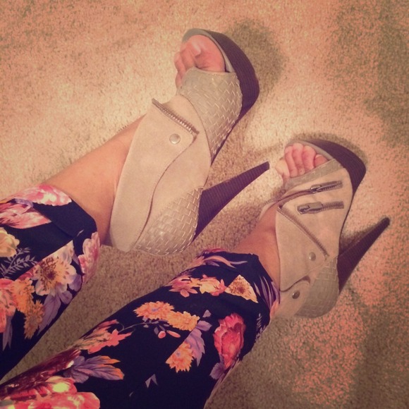 Shoes - BeBe