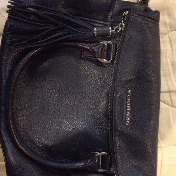 Michael kors navy blue handbag - Picture 2 of 5