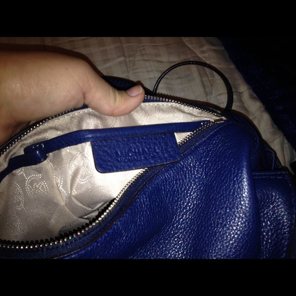 Michael kors navy blue handbag - Picture 5 of 5