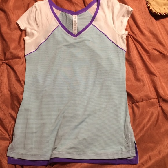 lululemon top. 🎉🎉 price reduced!😊