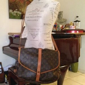 💯% Authentic LV Saumur 35 Malletier Crossbody