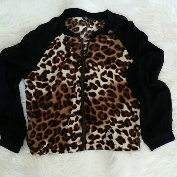SOLD Animal print lightweight jacket