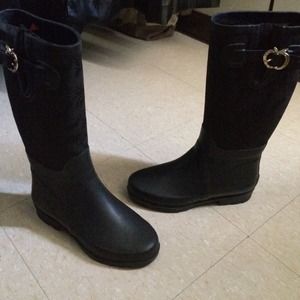 Apple bottoms rainboot