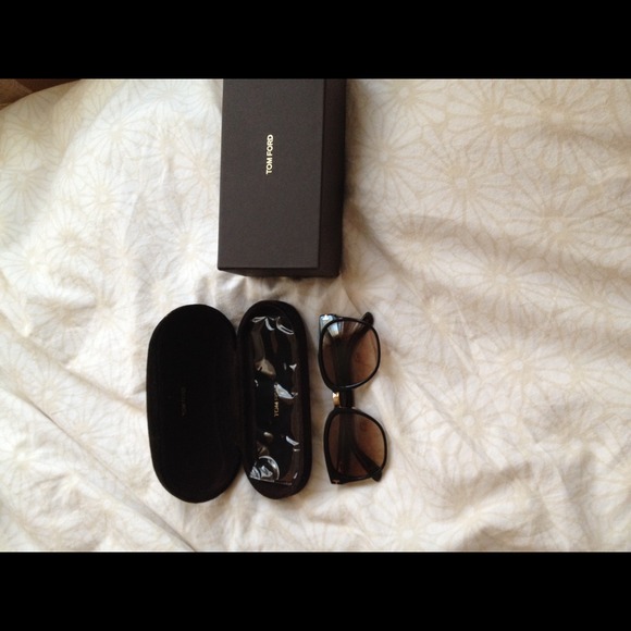 Tom Ford Sunglasses- SOLD ❌❌ - Picture 2 of 4