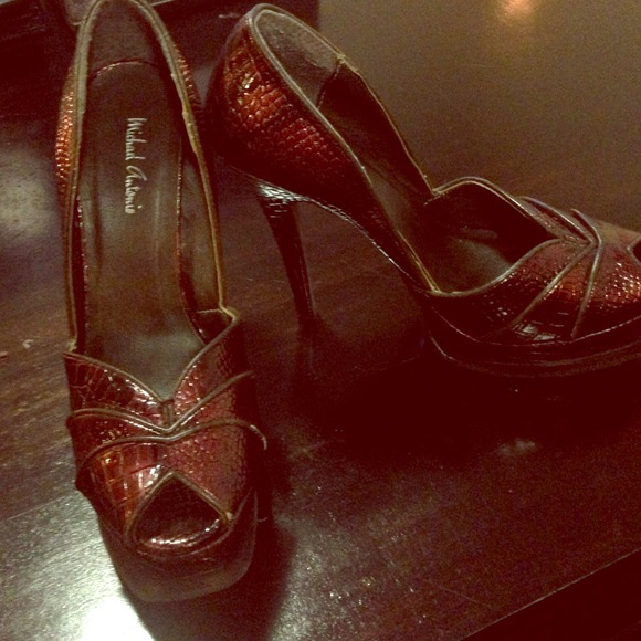 Very high platform bronze heels