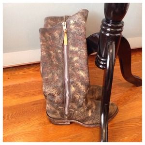 Distressed Old Gringo boots