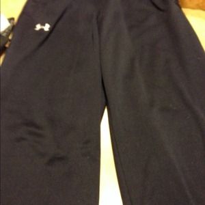 2 pairs under armour yourh large sweatpants