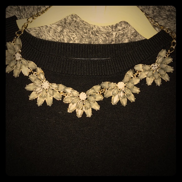 Jewelry - Stunning grey &clear crystal half flower necklace