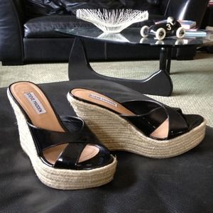 Steve Madden blk wedges