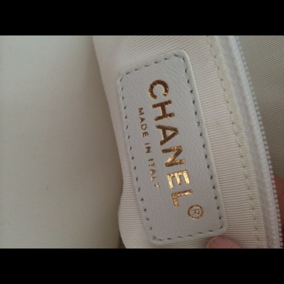 Authentic Chanel Handbag - Picture 3 of 4