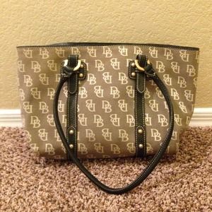 Dooney & Bourke handbag