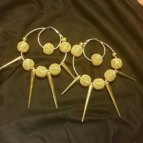 Earrings - Picture 1 of 2