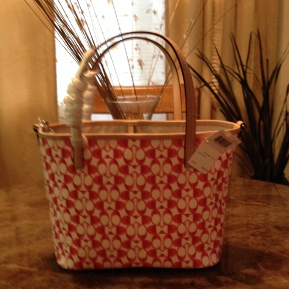 #91.   New Authentic Coach Handbag - Picture 2 of 4