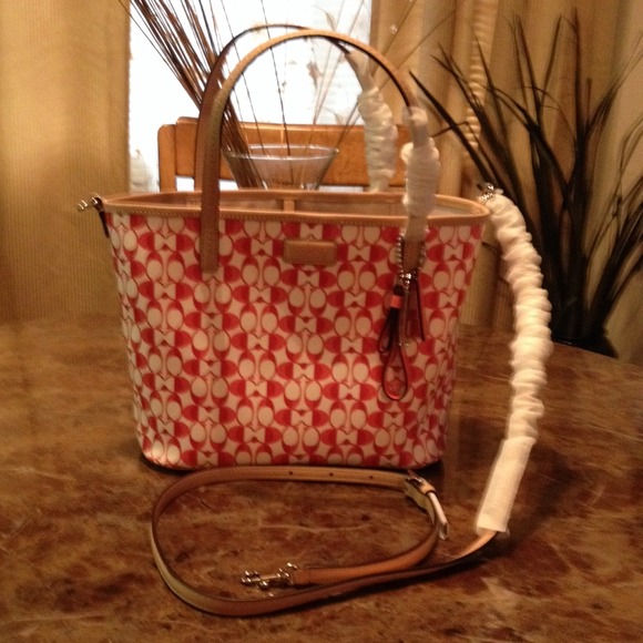 #91.   New Authentic Coach Handbag - Picture 4 of 4