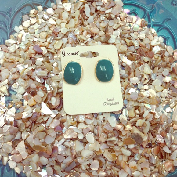 Green and Gold earrings!