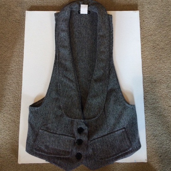 [ SOLD ] Grey Vest - Picture 1 of 4