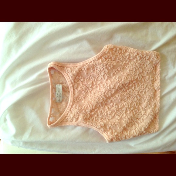 ❌SOLD❌Pink Lace Crop Top