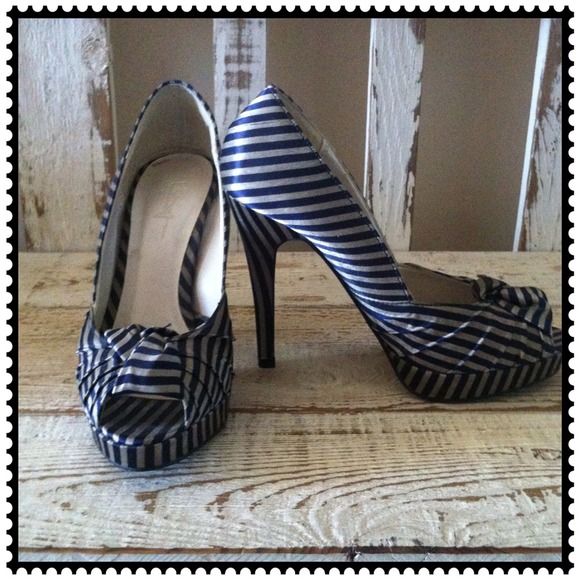 Forever 21 Shoes - Bundle 🎉🎉F21 stripe heels