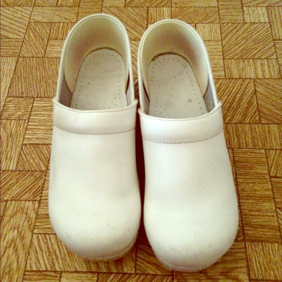 Dansko white nursing shoes