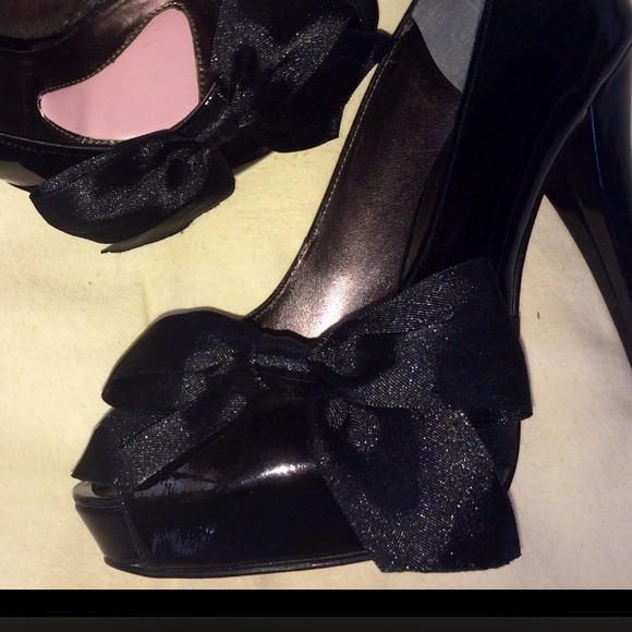 ❤️LOWERED PRICE! Paris Hilton Bow high heels - Picture 3 of 4