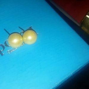 Pearl earrings