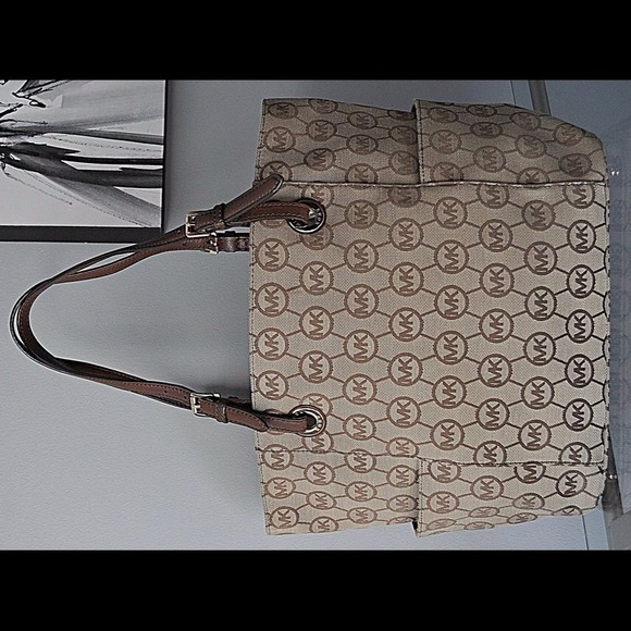 🚫SOLD🚫Michael KORS jet set monogram tote